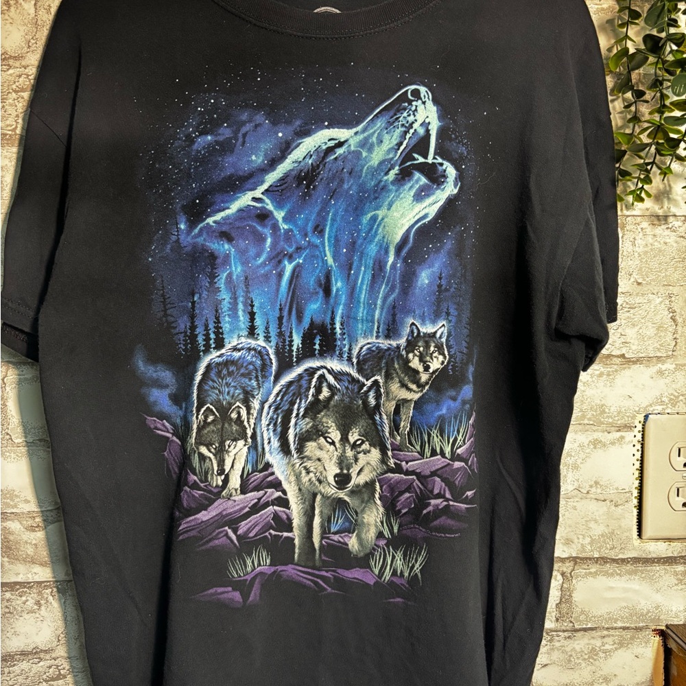 Vintage Wolf Graphic Tee